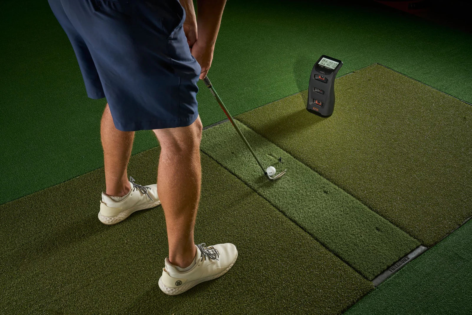 Bushnell - Launch Pro Swingbay Golf Simulator