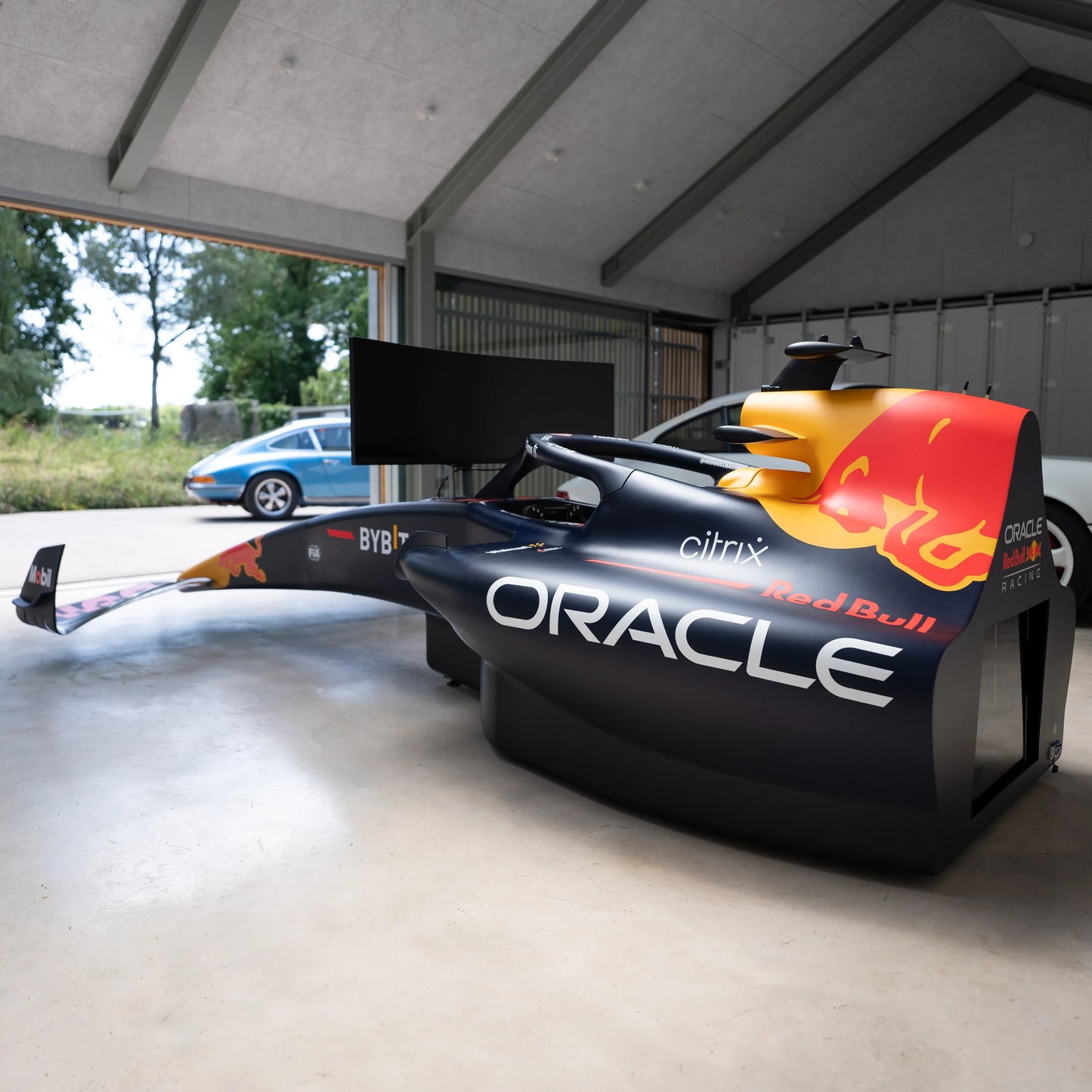 Oracle Red Bull Racing RB18 F1 Team Simulator - Championship Edition