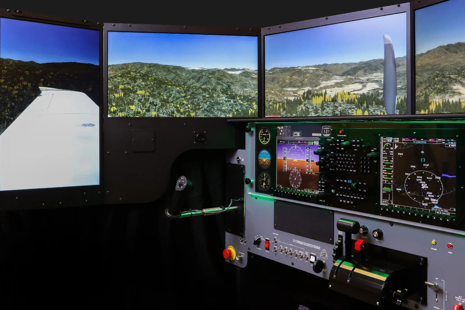 Redbird FMX Flight Simulator