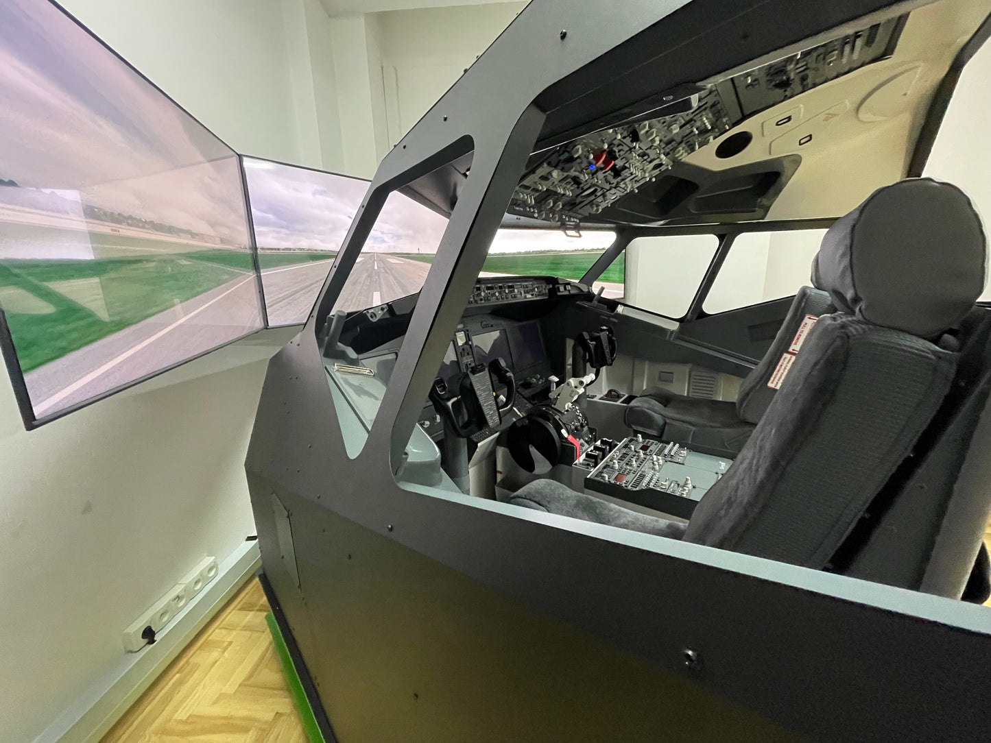 SimOn Solution B737 MAX/NG Cockpit Replica Flight Simulator