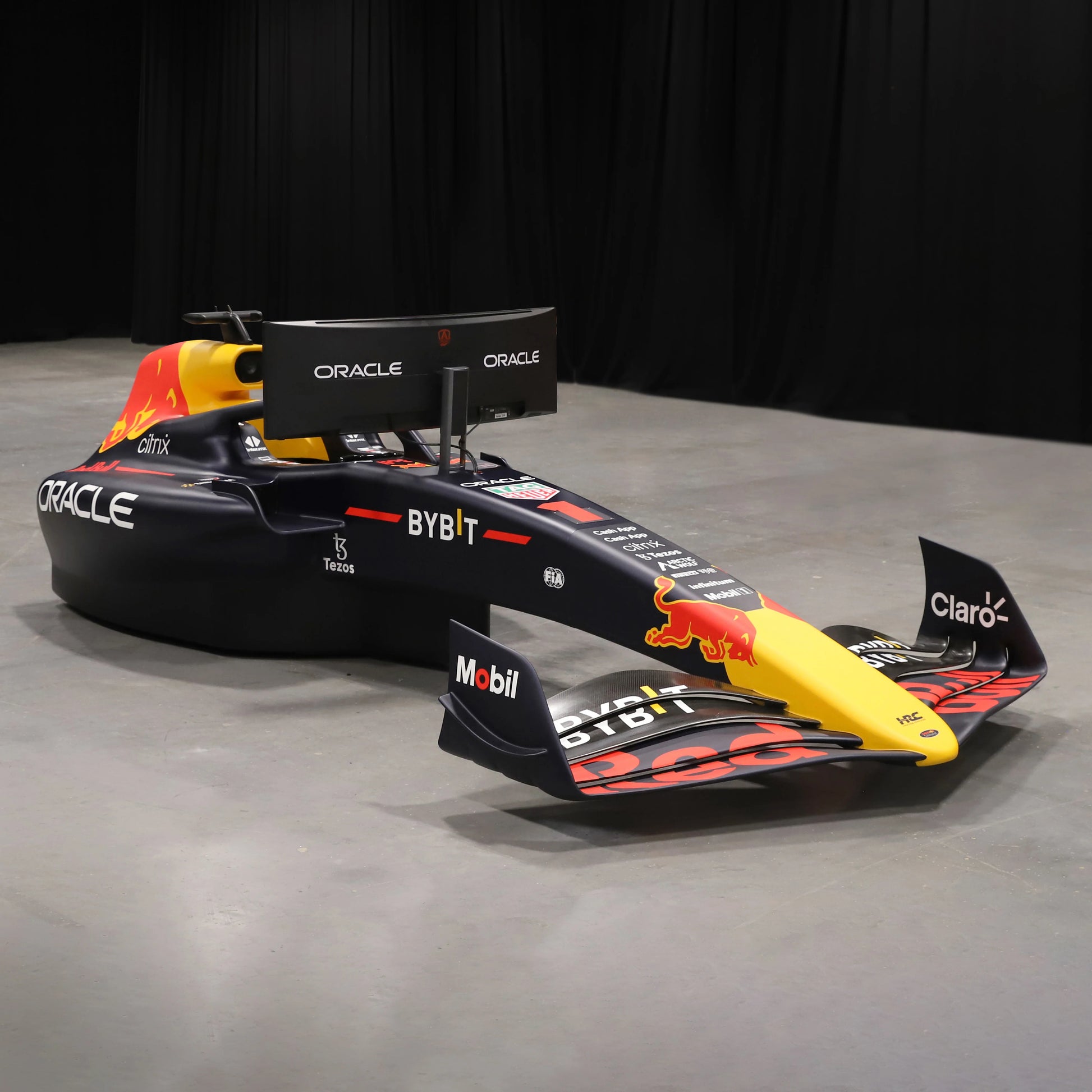 Oracle Red Bull Racing RB18 F1 Team Simulator - Championship Edition