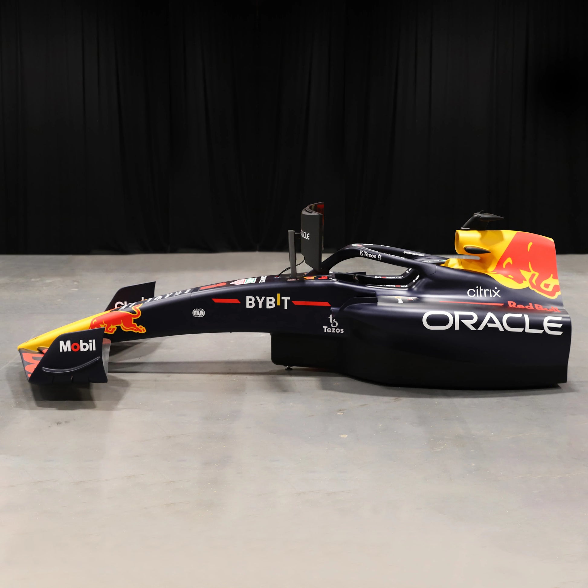 Oracle Red Bull Racing RB18 F1 Team Simulator - Championship Edition