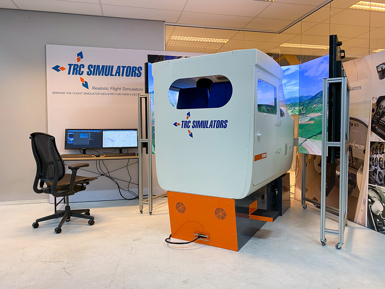 TRC Simulators TRC4000 Cabin C172A Flight Simulator