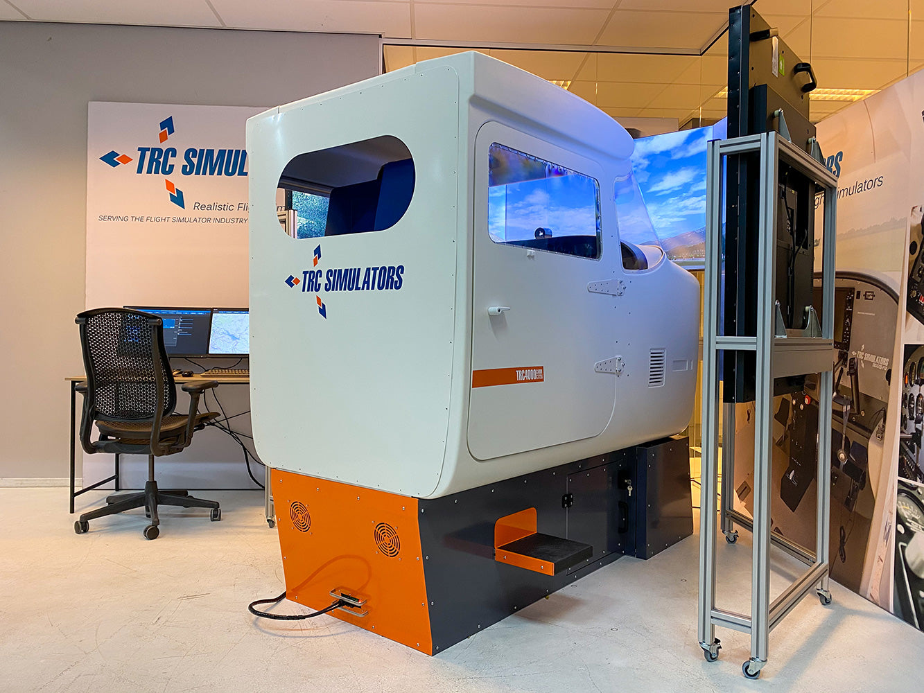 TRC Simulators TRC4000 Cabin C172A Flight Simulator